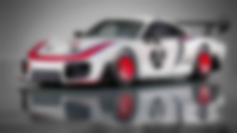Porsche 935 Monza pistinde test edilirken görüldü